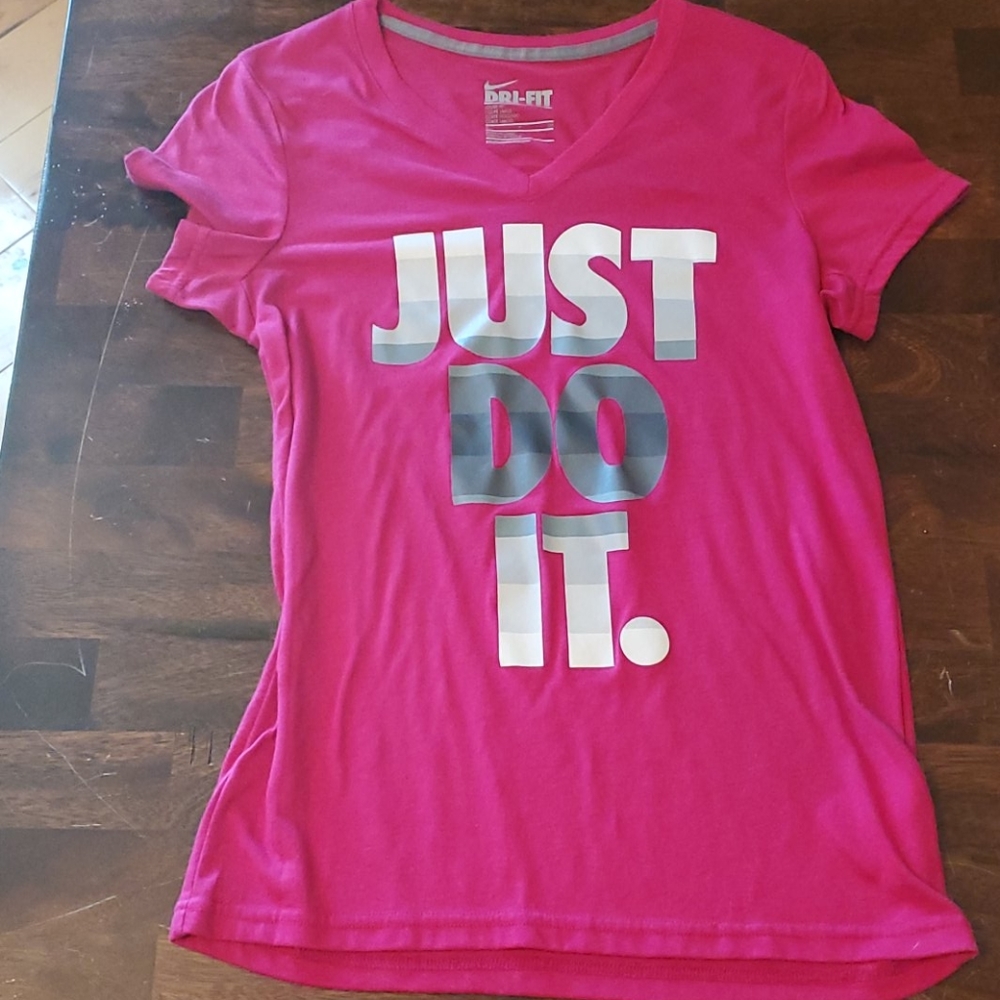 Nike tshirt